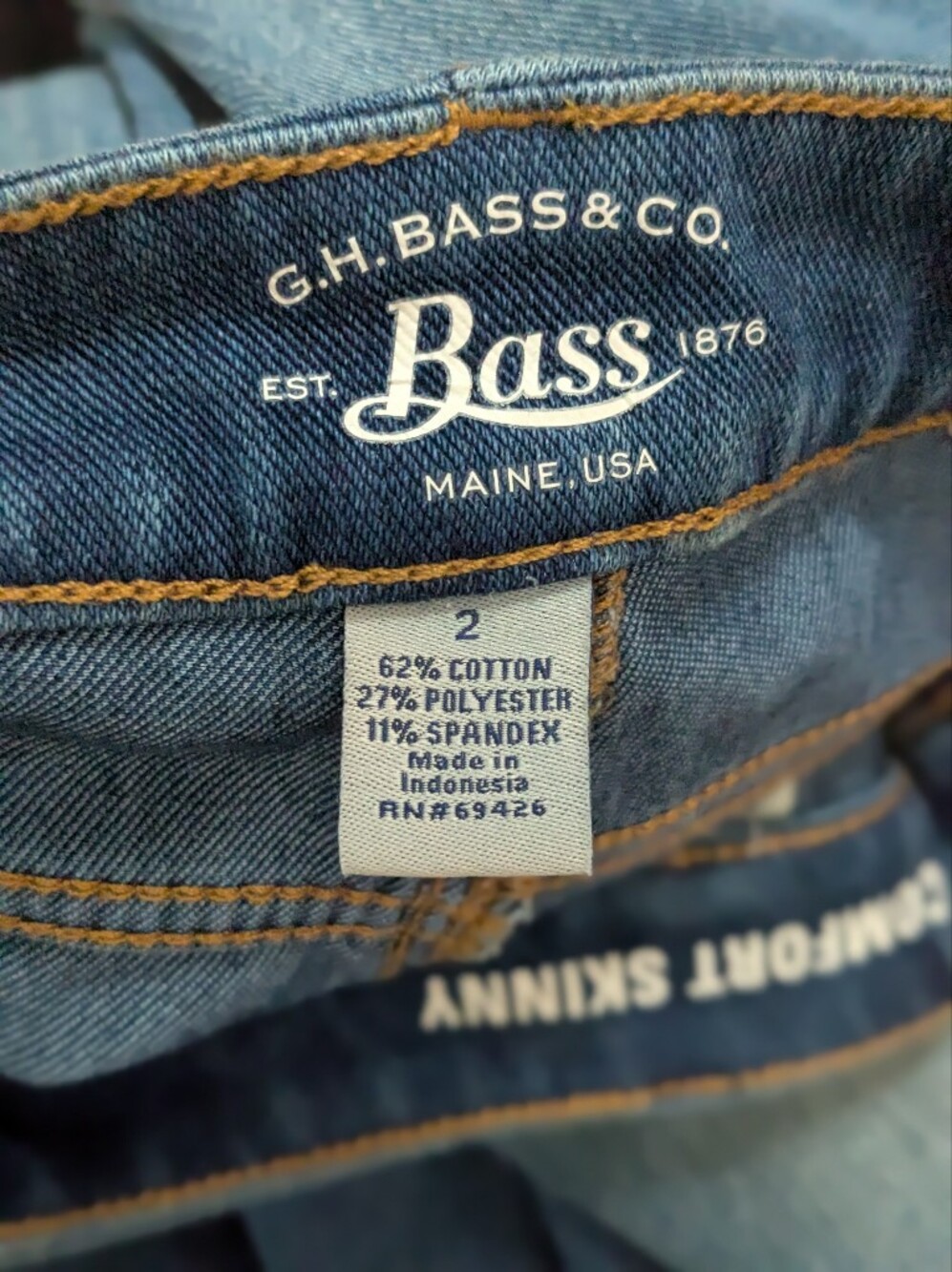 G.H. BASS & CO. SIZE - 2 Comfort Skinny Stretch Jeans in Medium Blue Wash - Picture 5 of 13